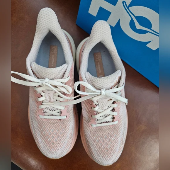 Hoka Clifton 9 women's size 7 - Picture 3 of 15